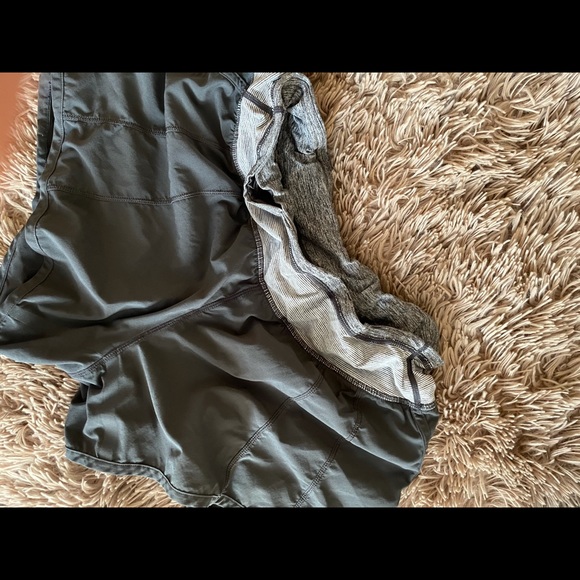 Lululemon size 8 shorts - Picture 2 of 2